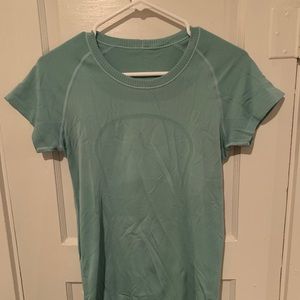 Lululemon Swiftly Tech Short Sleeve green size 8